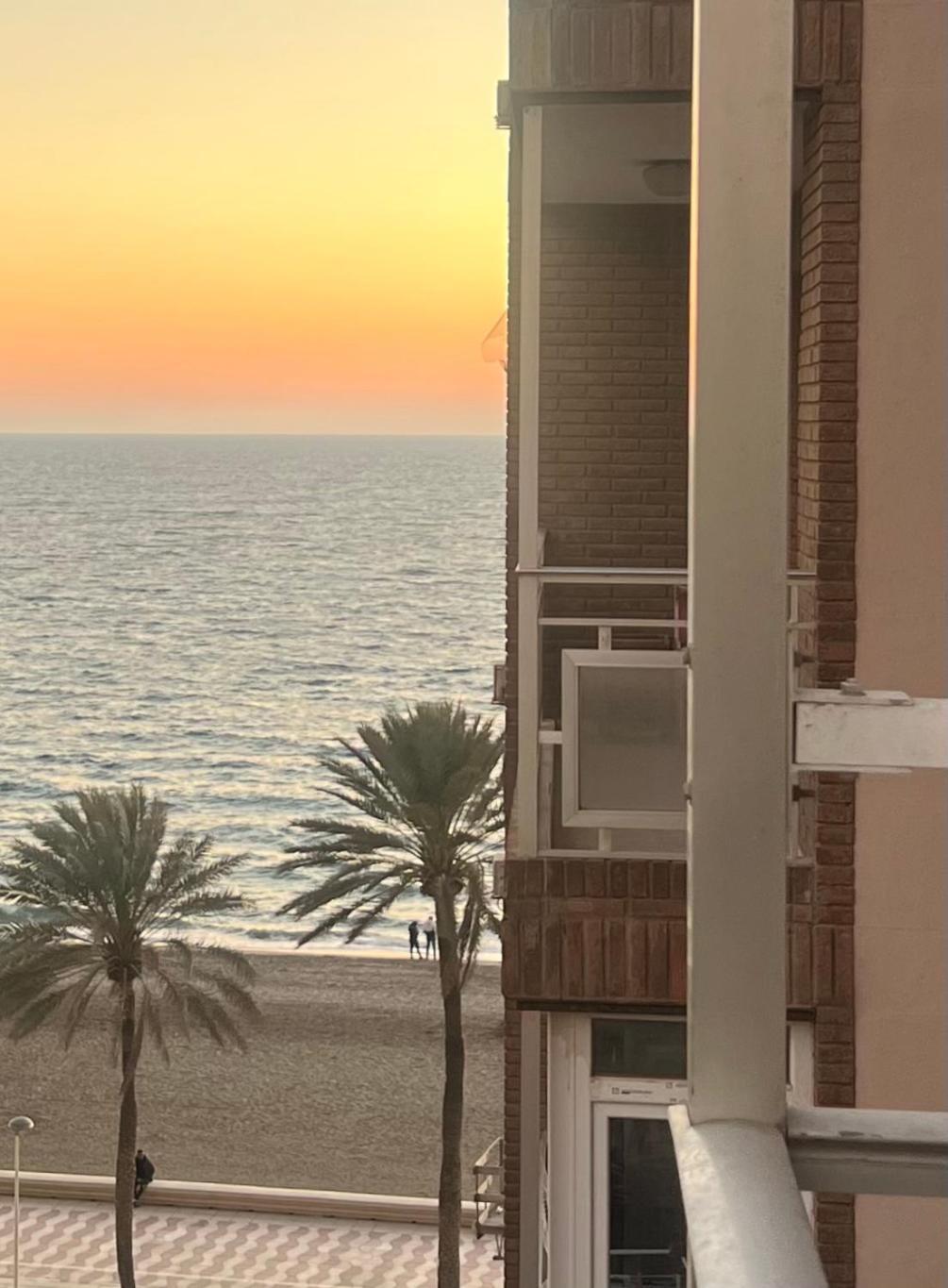 Playa Calle California, Parking Almeria Ngoại thất bức ảnh